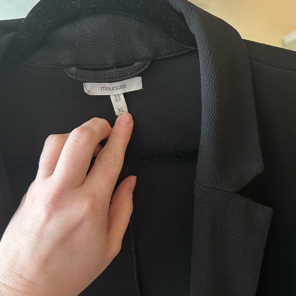Women's Black Blazer - Picture 4 of 4
